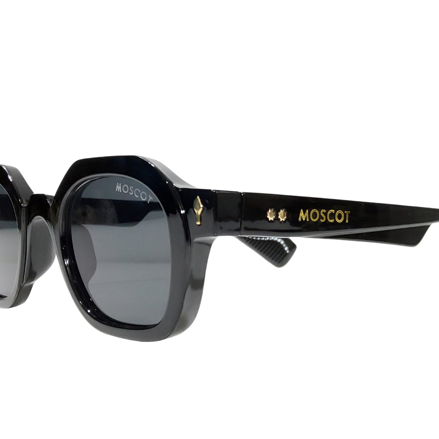 SOLAIRES: MOSCOT M1047