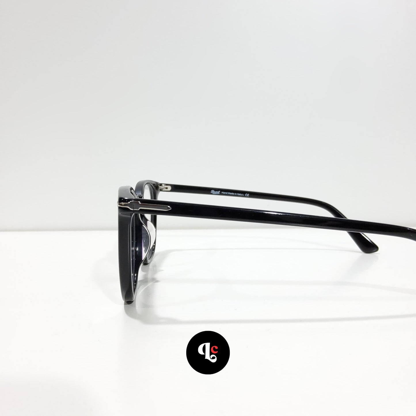 OPTIQUE: P.E.R.S.O.L PO3318V