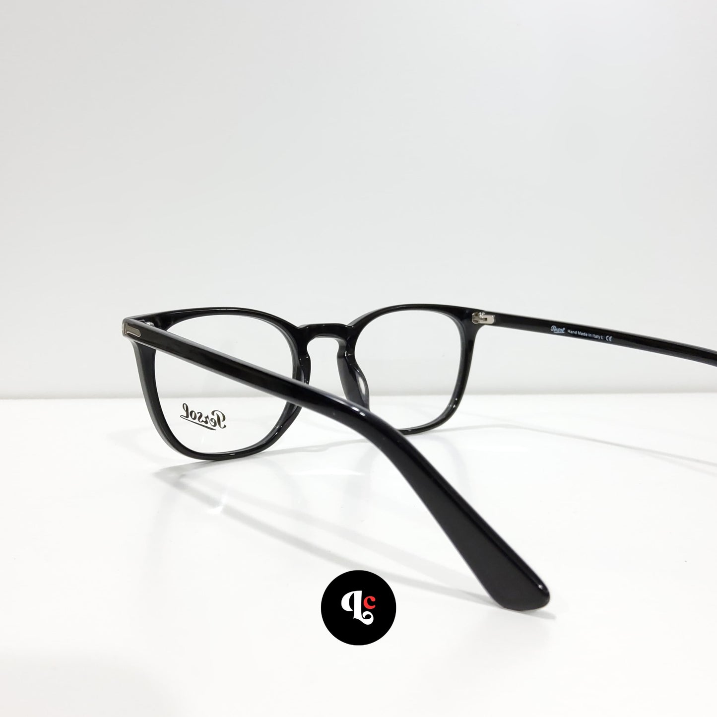 OPTIQUE: P.E.R.S.O.L PO3318V