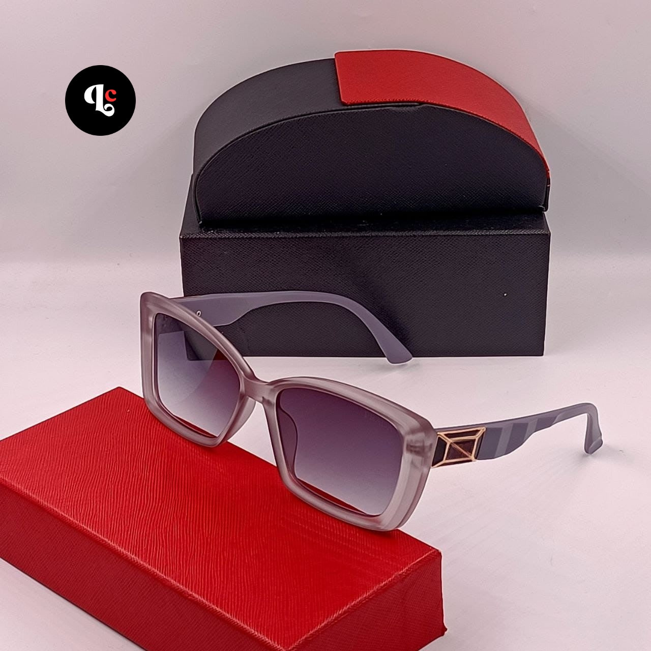 SOLAIRES: PRADA G0911